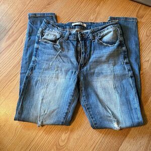 KanCan Womens jeans 11/29
Distressed